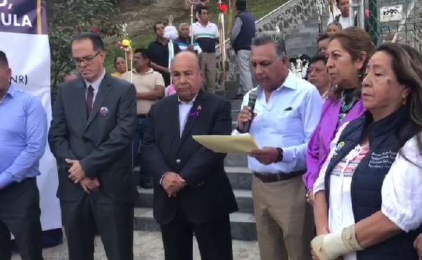 Entrega Tlatehui rehabilitación de escalinata del pocito