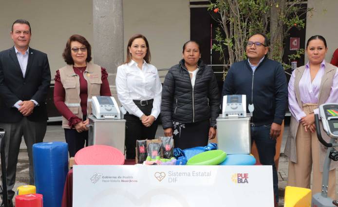 Beneficia Gaby Bonilla a unidades de Rehabilitación de Altepexi, Tehuitzingo y Tepatlaxco
