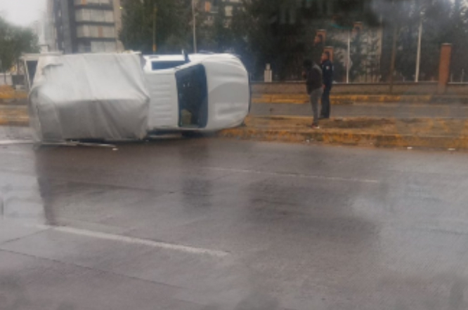 Mañana de lluvia y accidentes en Puebla capital