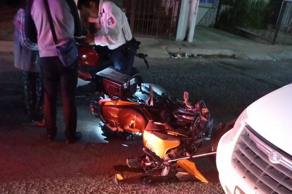 Conductor ebrio embiste a motociclista en Atlixco