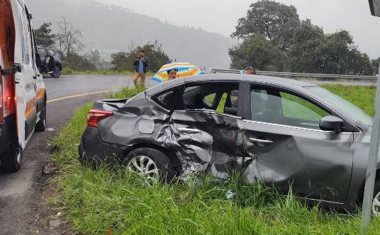 Accidente automovilístico deja a dos personas lesionadas en la Amozoc-Nautla