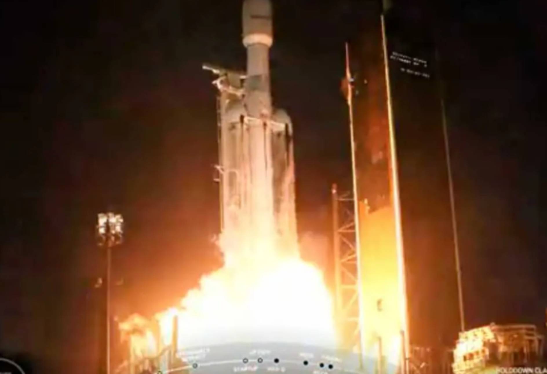 SpaceX lanza su cohete Falcon 9 Heavy