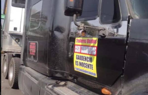 Sale caravana de tractocamiones a la CDMX para exigir justicia por trailero poblano