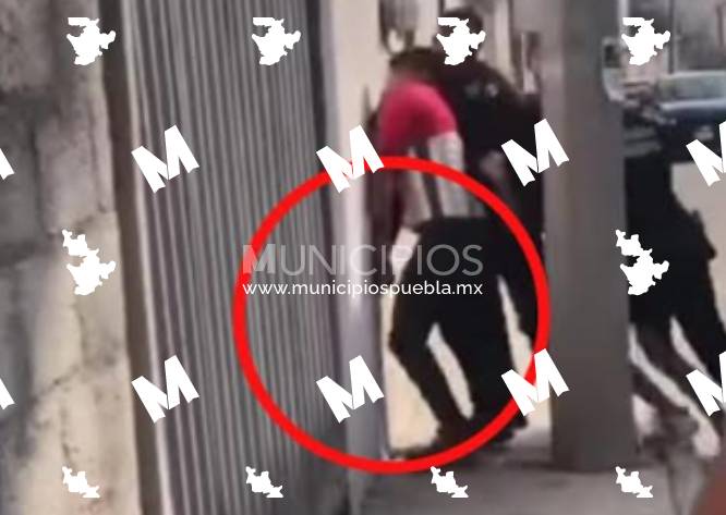 VIDEO Sujeto balea a su novia y a un policía de San Pablo del Monte
