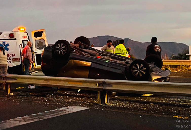 Accidente este martes en la vía Atlixcáyotl deja mujer lesionada 