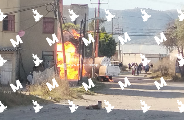 Se incendia una pipa de gas en Chiautempan