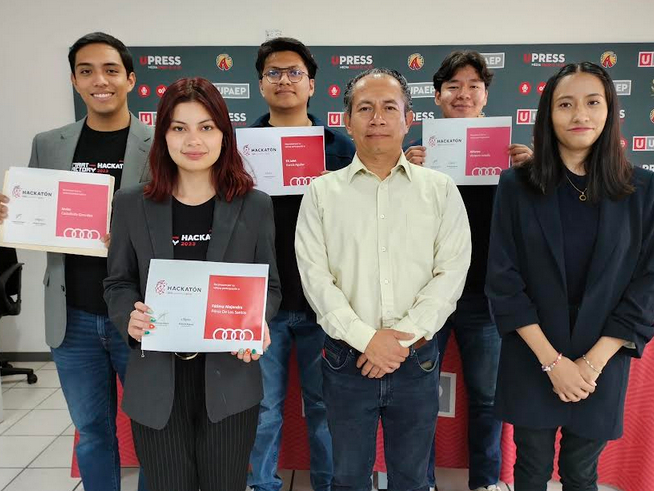 Estudiantes de UPAEP participan en el Hackatón 2023 de Audi México