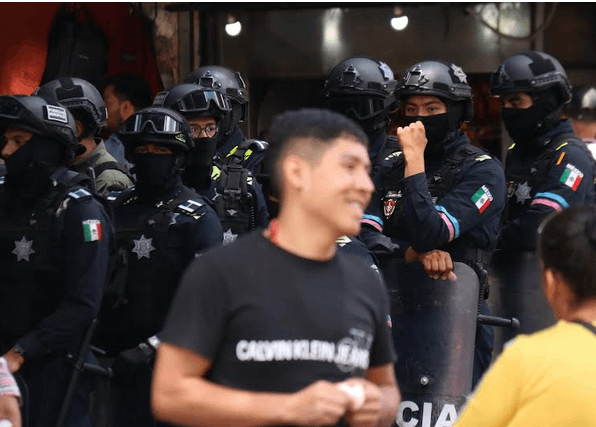 Ambulantes piden que los dejen trabajar en calles de Puebla capital