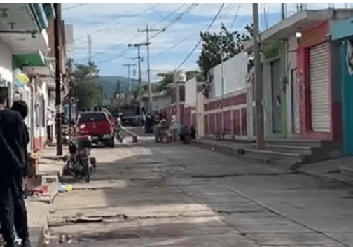 Ejecutan a una mujer frente a escuela de Tepeojuma