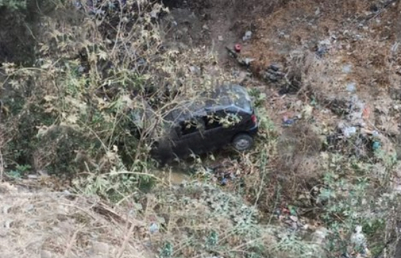 Auto se va a barranca de San Juan en Chachapa, en Puebla