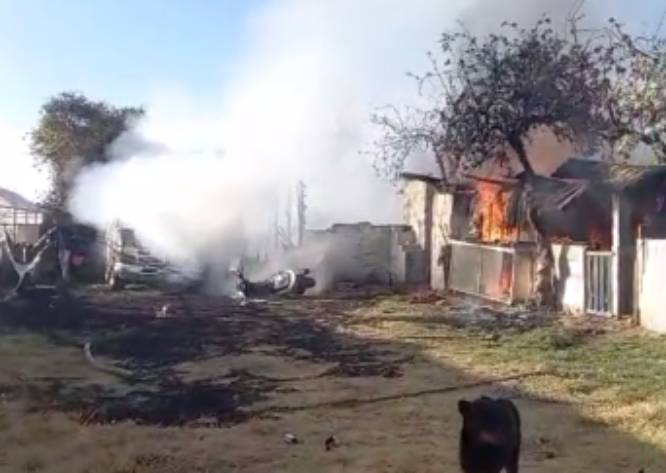 Vecinos de Teotlalcingo sofocan incendio en domicilio