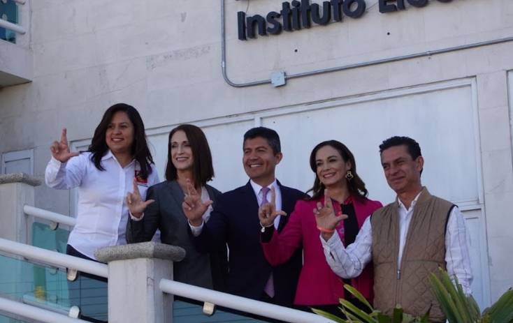 Alianza mejor rumbo para Puebla registra plataforma electoral ante el IEE