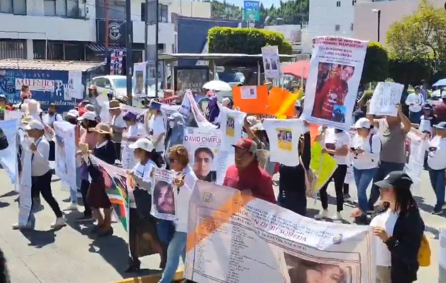 VIDEO Inicia marcha del 8M colectivo Voz de los Desaparecidos