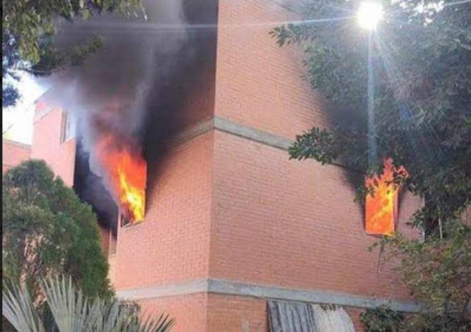 Incendio consume departamento de la Unidad San Ángel en Tehuacán 