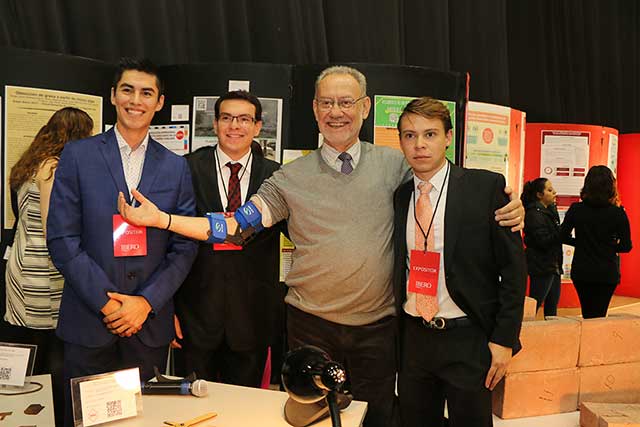 Upaep se posiciona en primer lugar del concurso de Diseño Automotriz