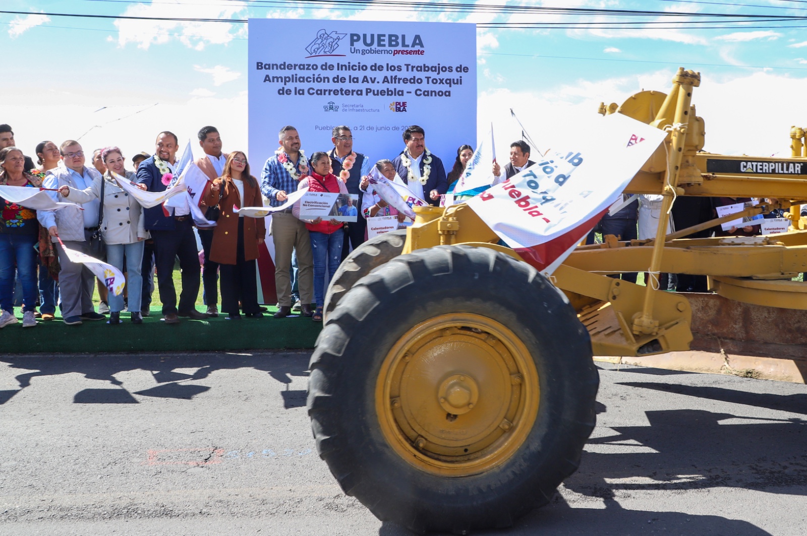 Inicia Céspedes ampliación de la carretera Puebla-Canoa