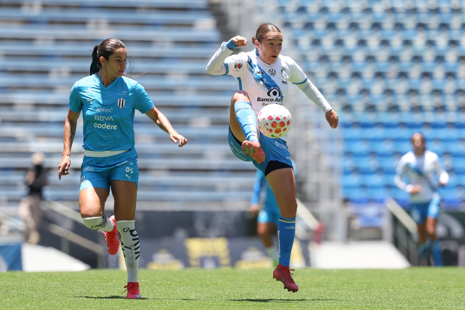 VIDEO Hat-Trick Emily Gielniky Rayadas golea al Puebla