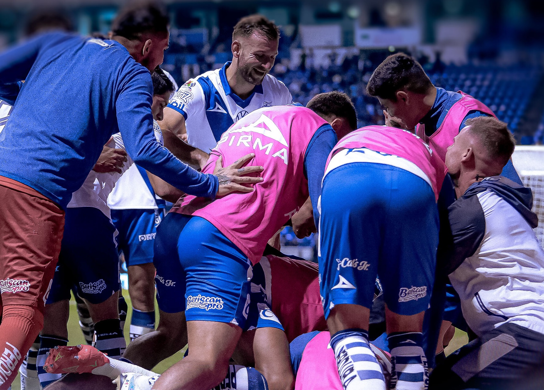 VIDEO Lluvia de goles en el Cuauhtémoc: Puebla vence 5-4 al León