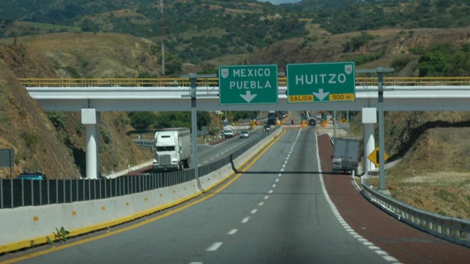 En la Puebla-Tehuacán, autoridades encontraron a 5 secuestrados en una camioneta 