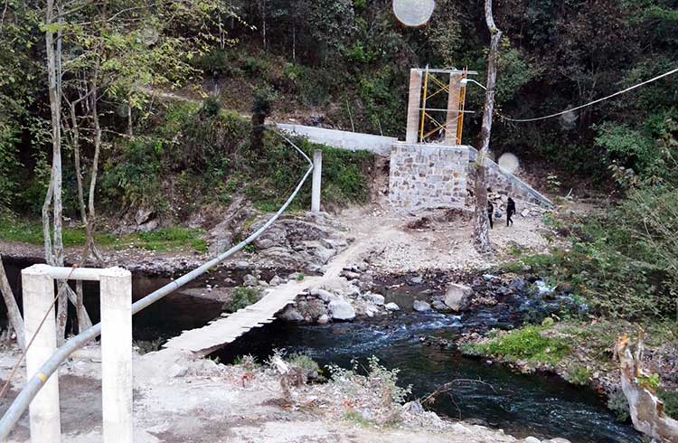 Después de 40 años, construirán puente en Zacapoaxtla 