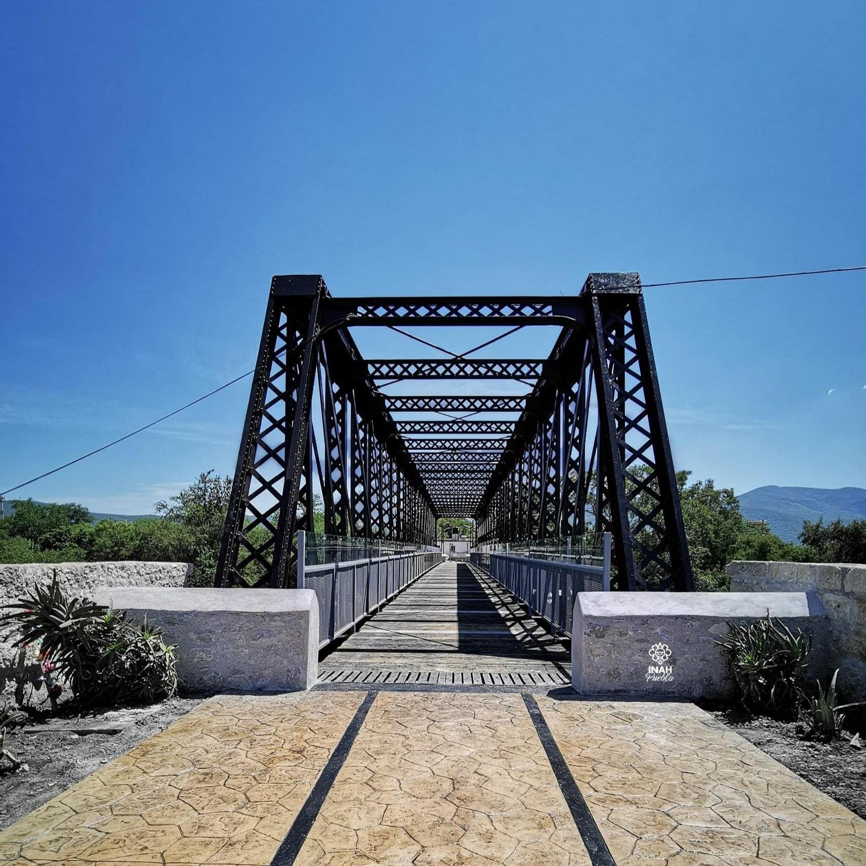 A unas semanas de inaugurado, Puente Negro en Chietla ya presenta deterioro 