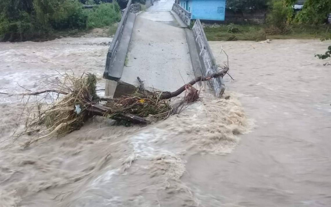 Luego de 2 años reconstruirán puente derrumbado por tromba en Tulcingo  