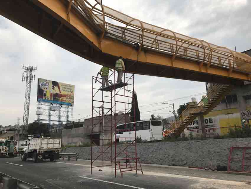Por daño en puente cierran parcialmente la México-Puebla