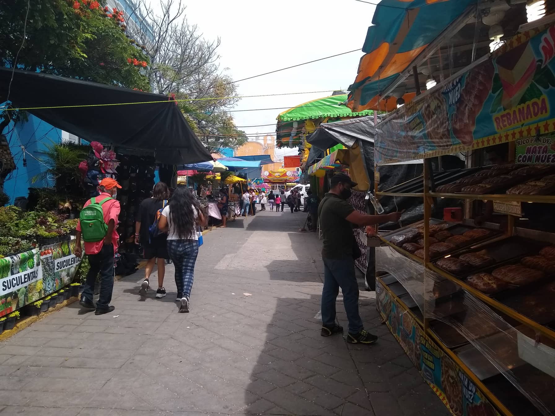 Permiten en Tehuacán que puestos de fiestas patrias continúen hasta el domingo  