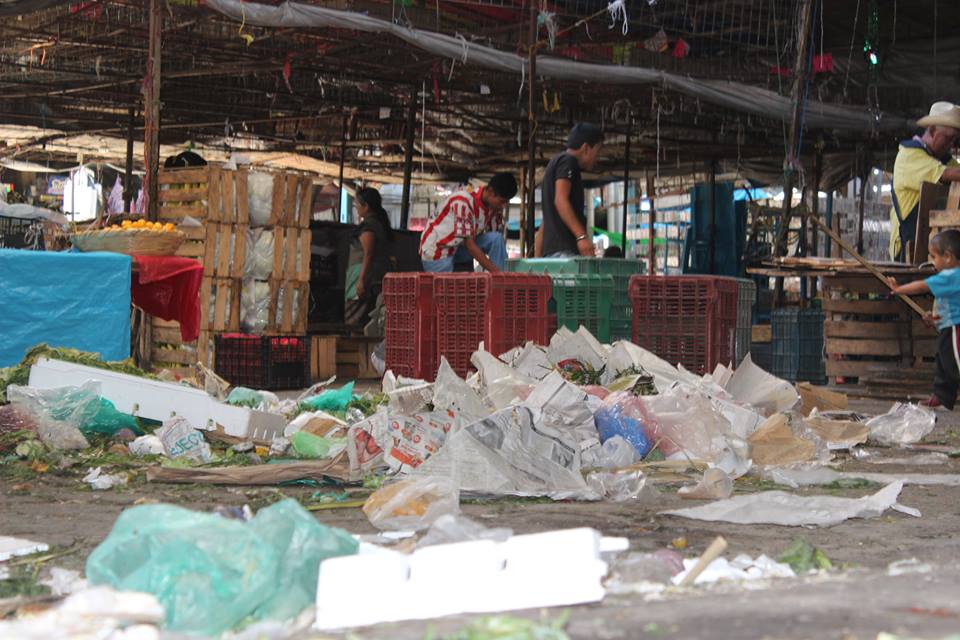 Mercado La Purísima de Tehuacán, entre contaminación, insalubridad y fauna nociva 