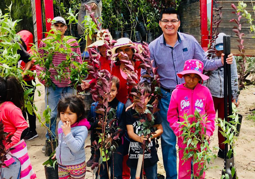 Edil de Quecholac realiza jornada de reforestación en Palmarito