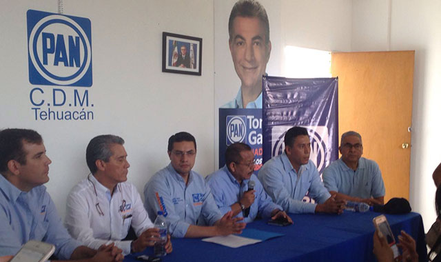En Tehuacán, líder estatal del PAN se lanza contra alcaldesa del PRI