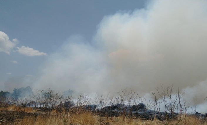 Se registra enorme quema de pastizales en Atlixco