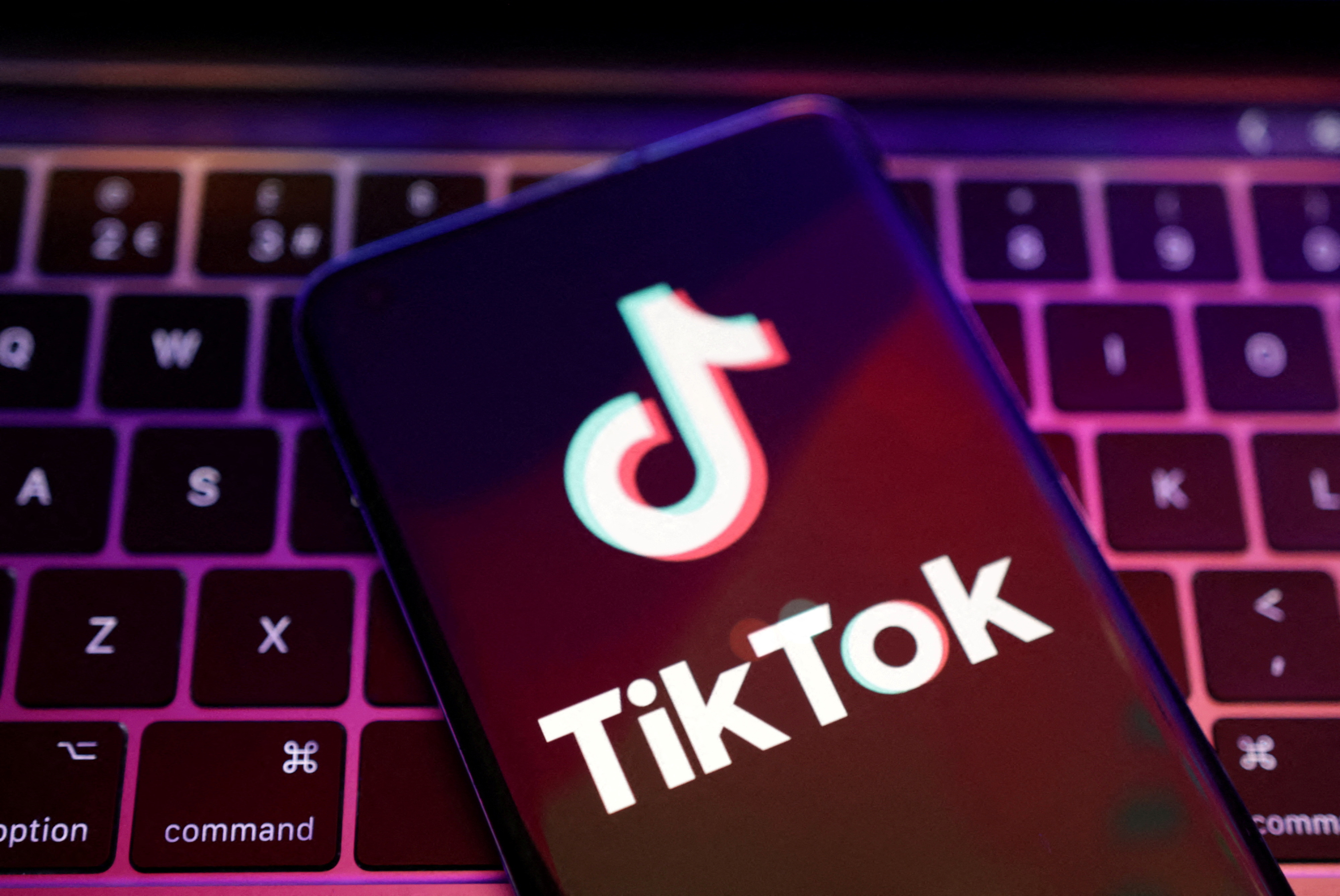 Exhiben a jóvenes en Tik tok, podrían ser alumnas de la BUAP 