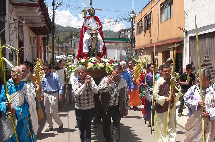 Procesión del Señor del Triunfo cumple 201 años en Zacapoaxtla