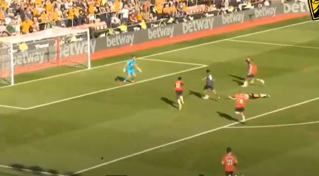 VIDEO Tras su lesión, Raúl vuelve a anotar con Wolves