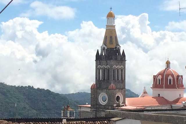 Cae rayo por segunda ocasión a Parroquia de Cuetzalan