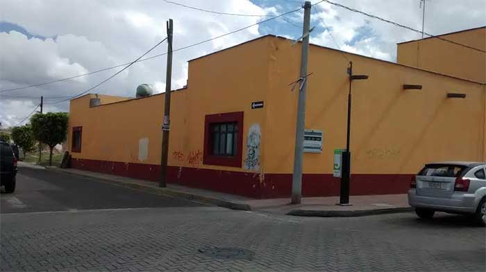 Pintarrajean fachadas de corredor turístico en San Andrés