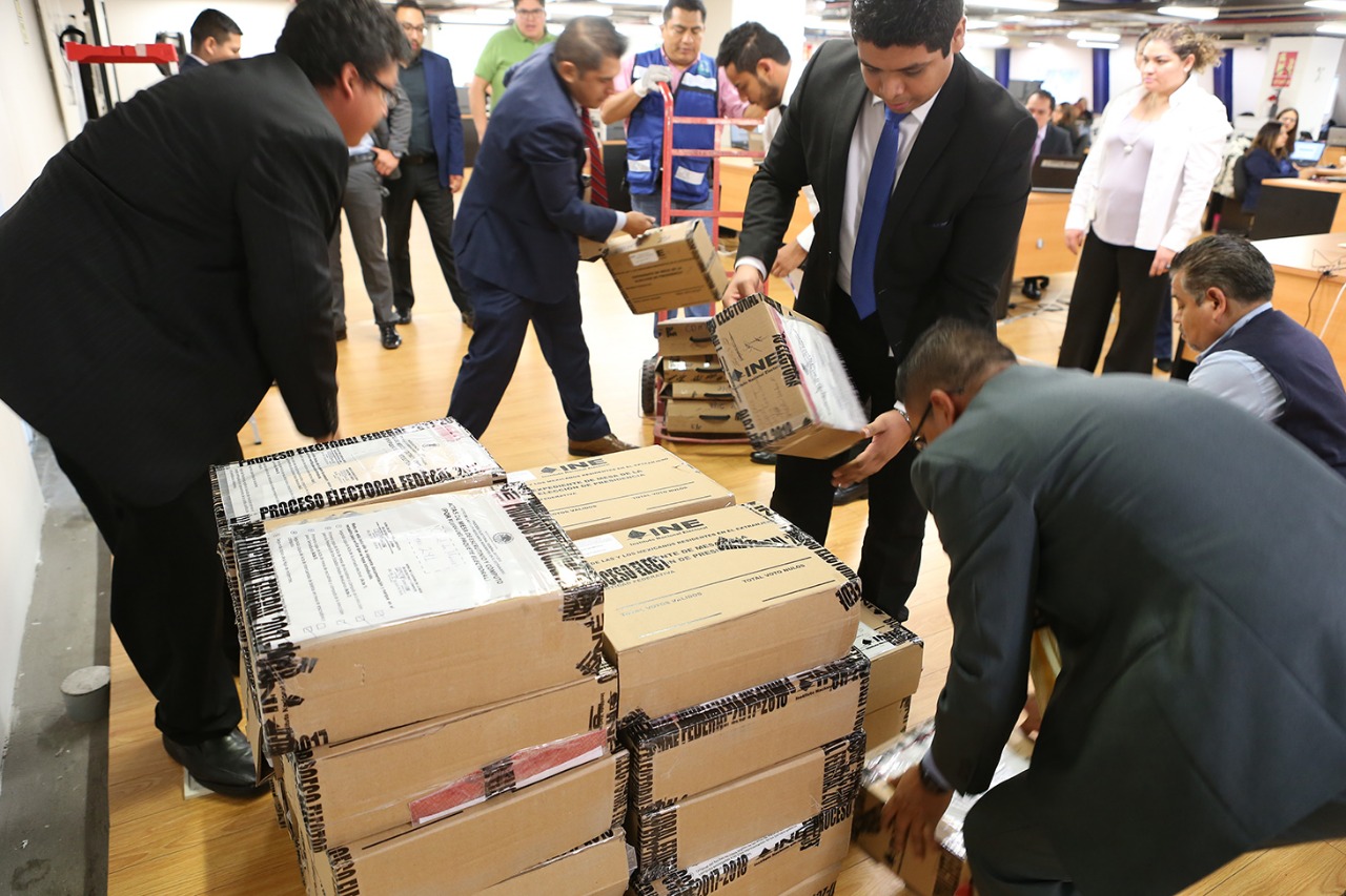 Envía INE paquetes electorales para votar en el extranjero