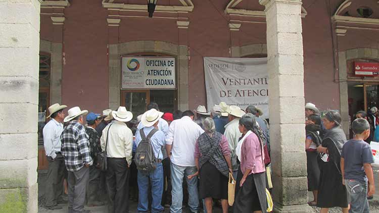 Incumple Sedesol con apoyos a miles de adultos mayores en Puebla