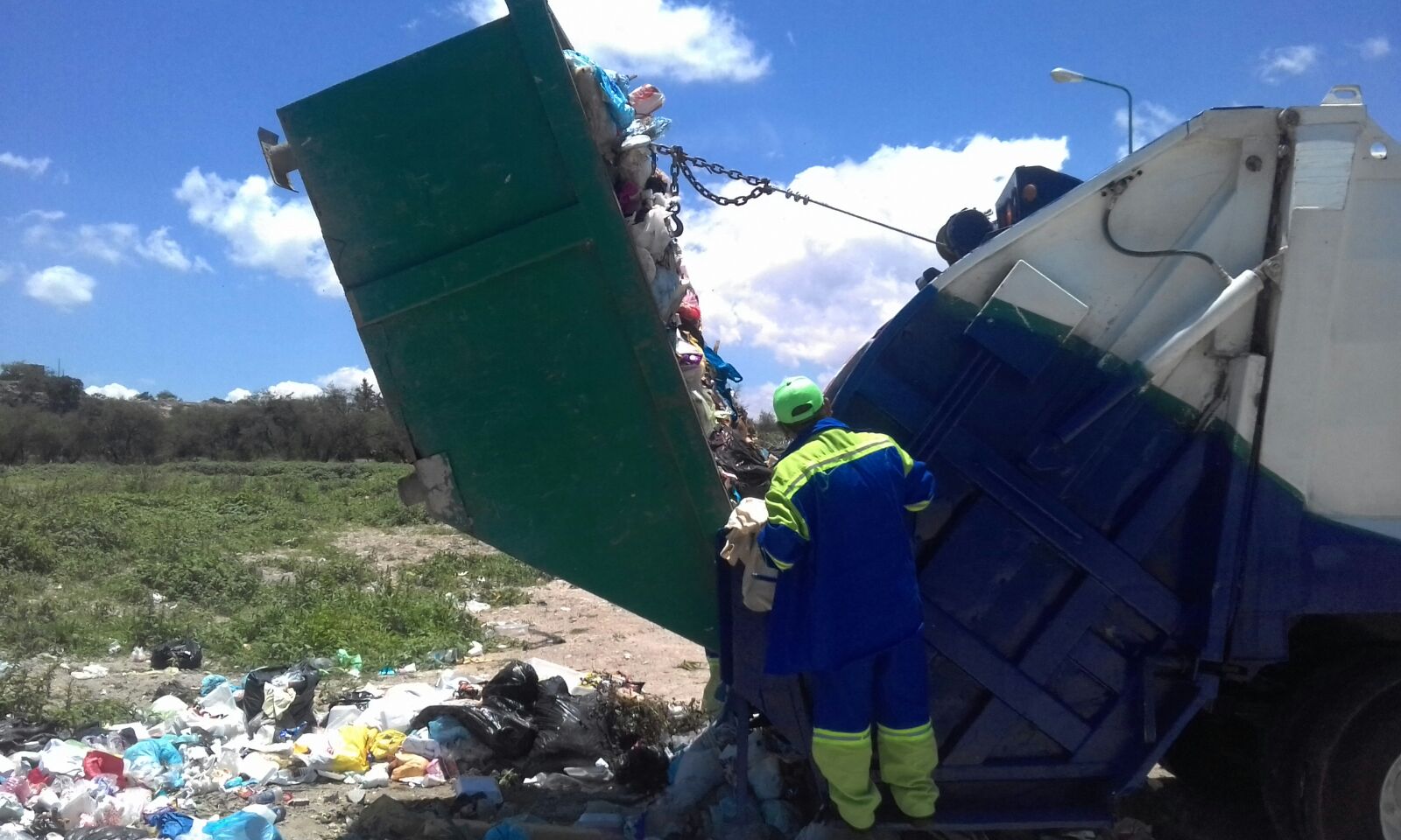 Olimpia levanta más de 600 toneladas de basura en calles de Tehuacán