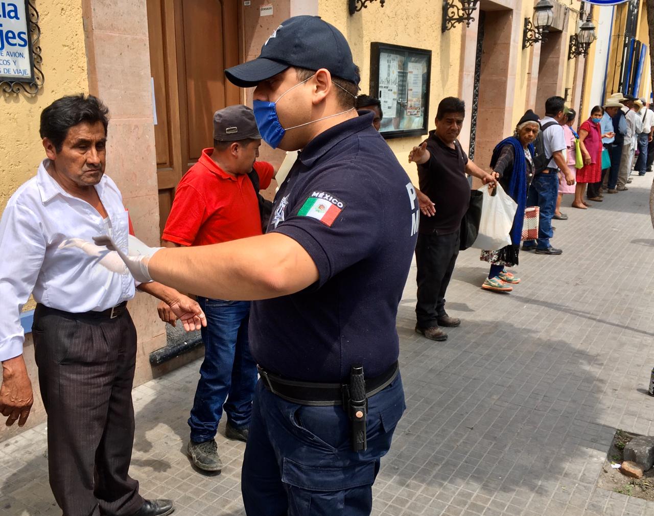 Policías de Tehuacán implementan recorridos para promover sana distancia