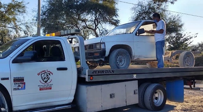 Recuperan camioneta desvalijada con reporte de robo en Tlacotepec