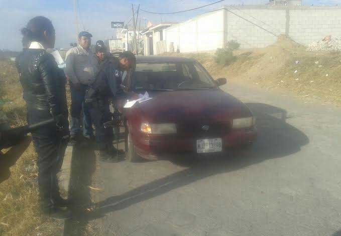 Recuperan vehículo y detienen a 2 durante operativo en Serdán