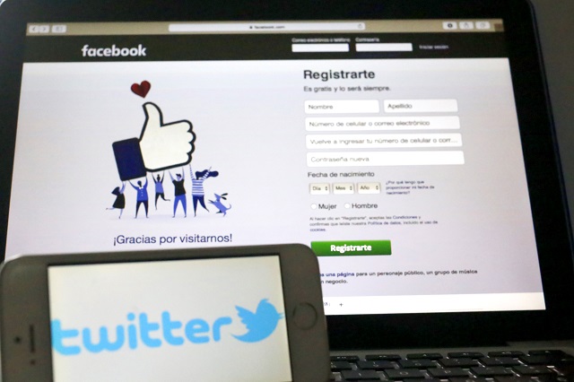 Prohíben a funcionarios bloquear en sus redes sociales