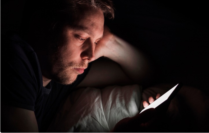 Ansiedad, depresión y falta de sueño, consecuencias graves por uso excesivo de redes sociales