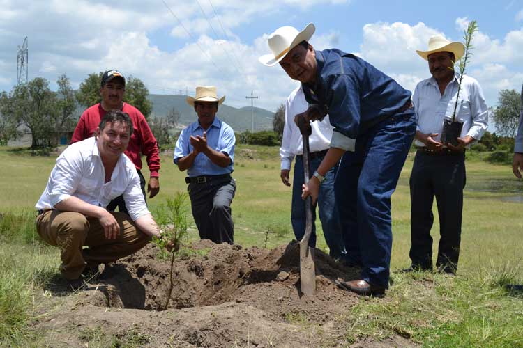 Arranca David Huerta campaña de reforestación en Tepeaca