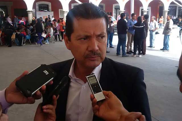 Culpan a regidor de Gobernación por atraso de elección en Momoxpan