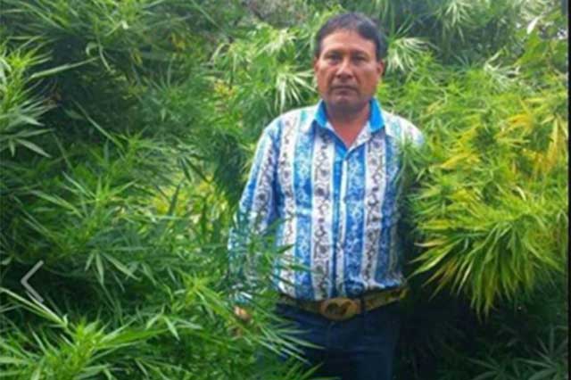 PGR investiga a regidor de Tochimilco que posó con mariguana