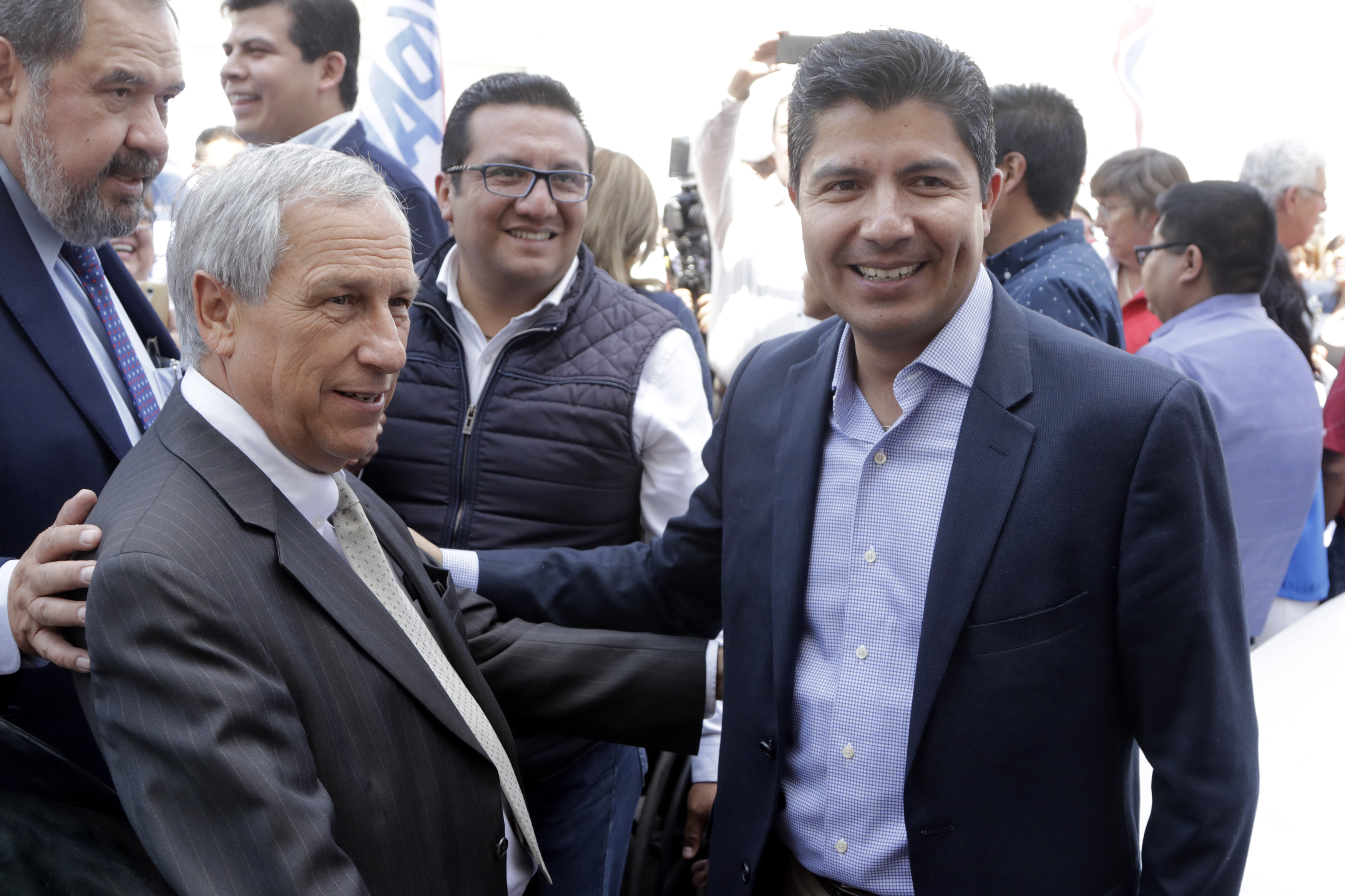 En ausencia del morenovallismo Cárdenas va por la gubernatura