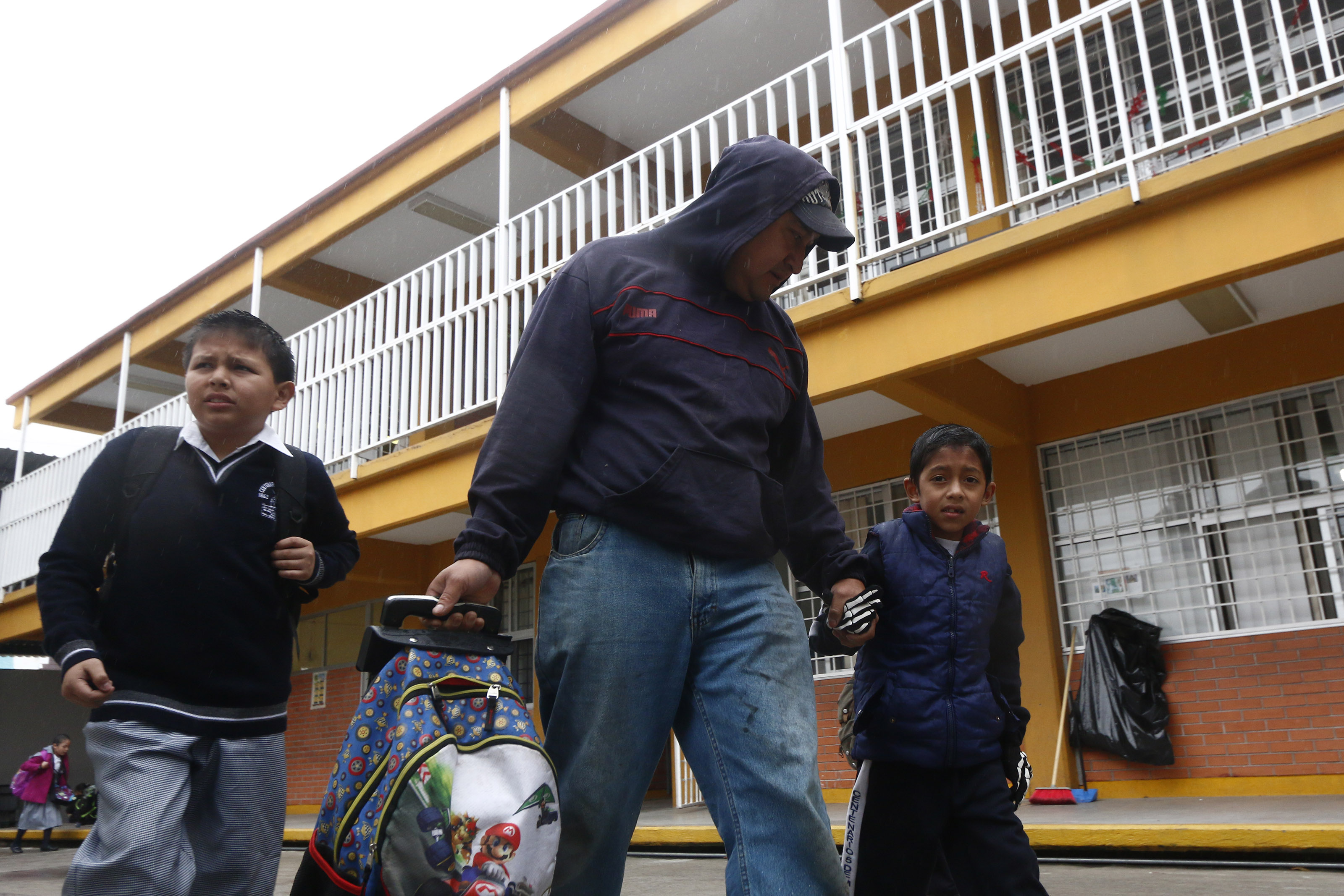 Por frío, amplían suspensión de clases a 87 municipios de Puebla 